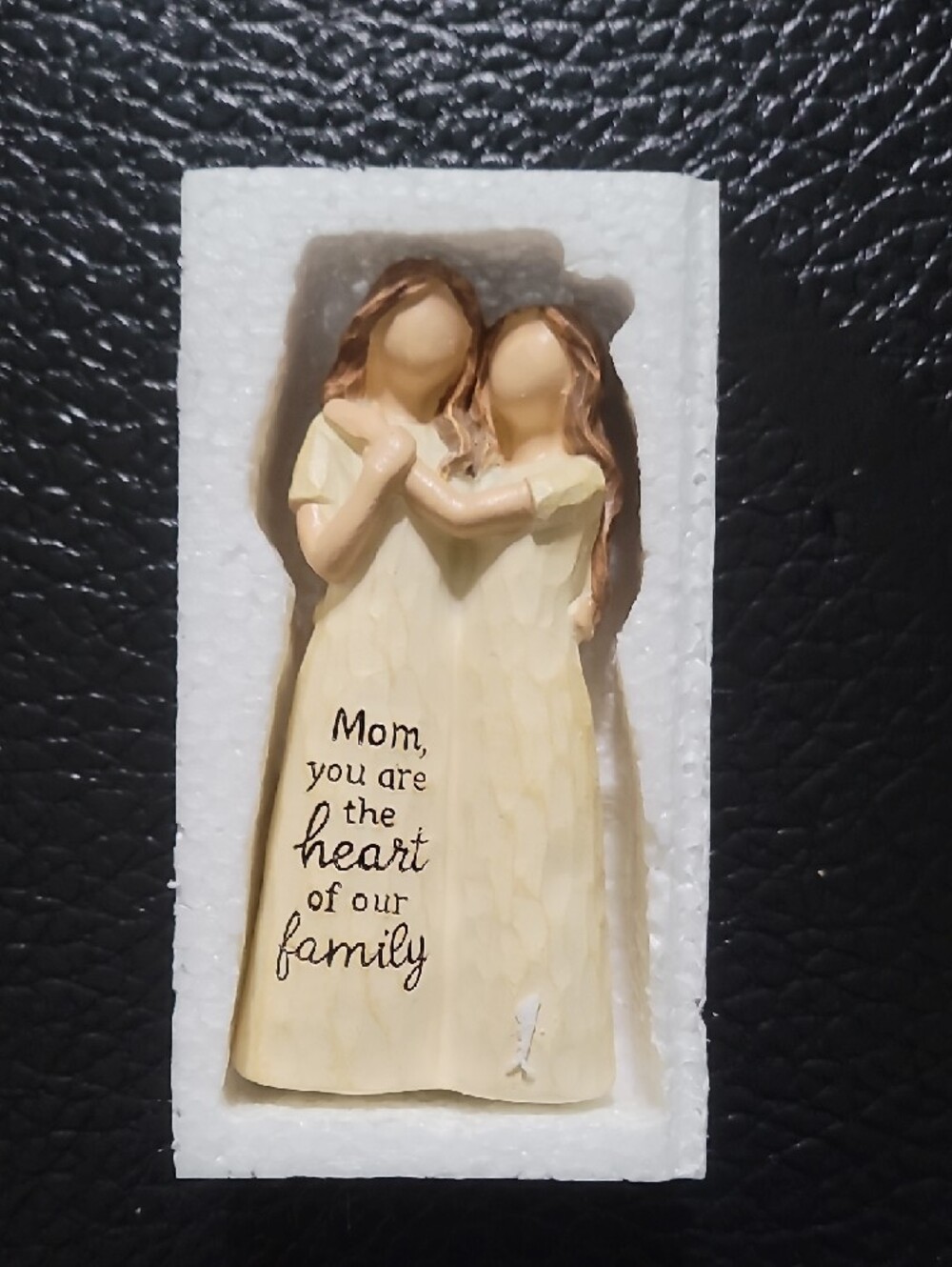 Resin Figurines Mom, You Are the Heart of Our Family Daughter Figureine